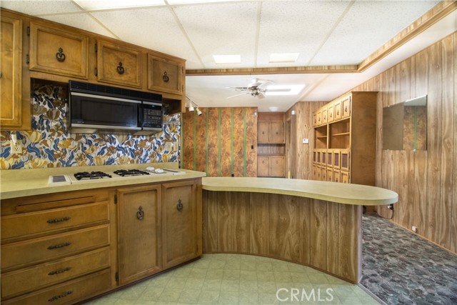 Detail Gallery Image 8 of 26 For 1387 Bishop, Hemet,  CA 92545 - 2 Beds | 2 Baths