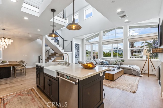 Detail Gallery Image 24 of 44 For 204 S Helberta, Redondo Beach,  CA 90277 - 4 Beds | 4 Baths