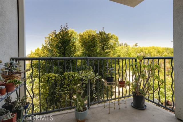 Detail Gallery Image 30 of 43 For 13030 Valleyheart Drive #101,  Studio City,  CA 91604 - 2 Beds | 2/1 Baths