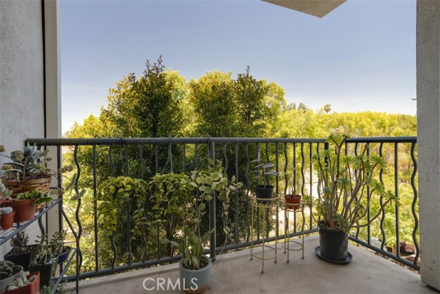 Detail Gallery Image 30 of 43 For 13030 Valleyheart Drive #101,  Studio City,  CA 91604 - 2 Beds | 2/1 Baths