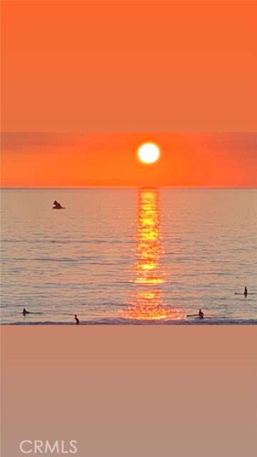 405 15th Street, Manhattan Beach CA: https://media.crmls.org/medias/b60db2ff-6180-4641-8ec6-b57049fe78cd.jpg