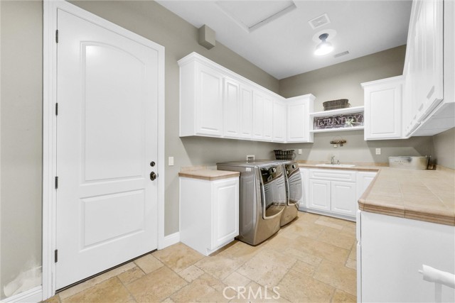 Image 30 of 75 For 2480 Oak Avenue