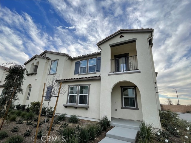 3908 E Coronado Privado Street, Ontario CA: https://media.crmls.org/medias/b60e8c2e-112e-4f2c-88cc-6c160f289c73.jpg