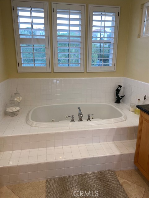 MLS #OC25234691 image #23