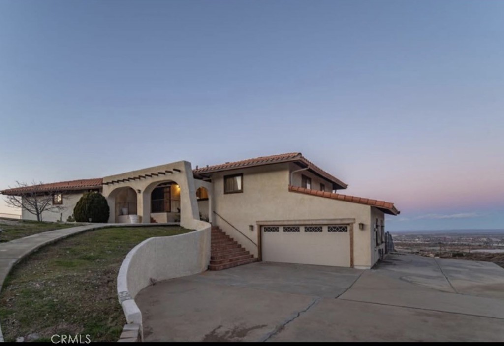 1055 lakeview Drive