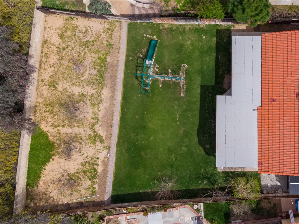 https://media.crmls.org/medias/b60f7ec9-45c5-48a0-9332-ecf18d2757d0.jpg?preset=X-Large