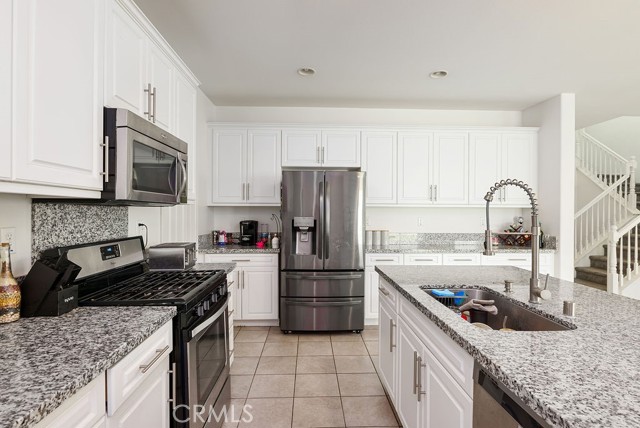 Detail Gallery Image 14 of 32 For 706 Leather Oak Ln, Pomona,  CA 91766 - 5 Beds | 3 Baths