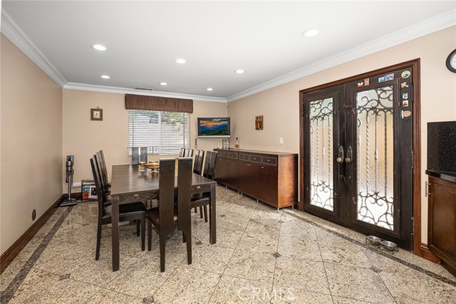 Detail Gallery Image 21 of 63 For 10610 Oak Tree Way, Sunland,  CA 91040 - 5 Beds | 4 Baths