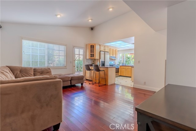 Detail Gallery Image 26 of 47 For 10116 Viking, Northridge,  CA 91324 - 3 Beds | 2 Baths