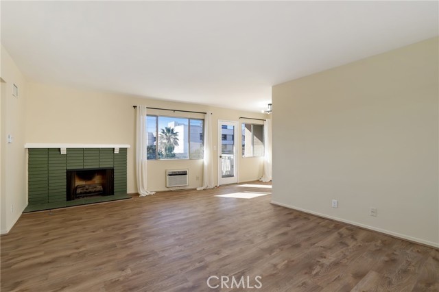 211 East California Avenue, C11 photo 3