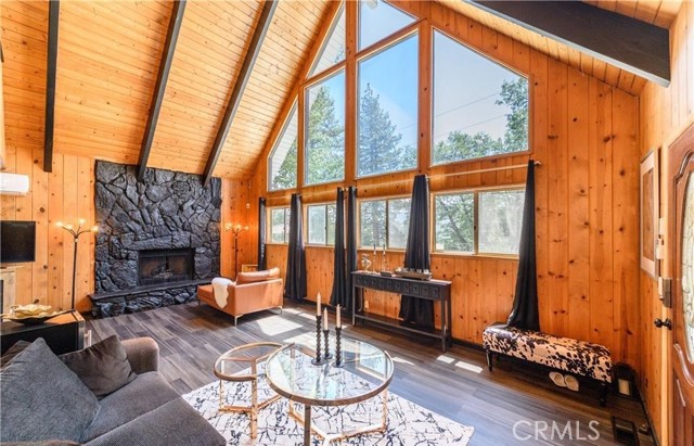 29148 Lyon Drive, Cedar Glen CA: https://media.crmls.org/medias/b612ef88-3aa8-480c-a4e8-f07fc496a203.jpg