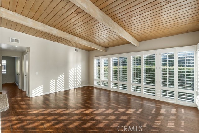 2516 Bayside Drive, Corona del Mar CA: https://media.crmls.org/medias/b6130b18-df6e-4d83-9013-1bf833da06c0.jpg