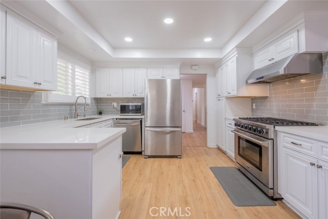 Detail Gallery Image 12 of 32 For 23100 Mulholland Dr, Woodland Hills,  CA 91364 - 4 Beds | 2 Baths