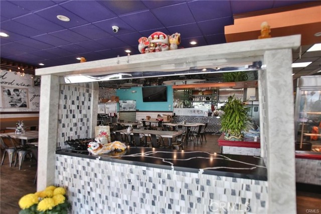 1425 Artesia Blvd, Gardena CA: https://media.crmls.org/medias/b6145f57-580f-47b8-a26a-9703642993be.jpg