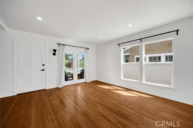 Detail Gallery Image 5 of 34 For 329 E 19th, Costa Mesa,  CA 92627 - 3 Beds | 1 Baths