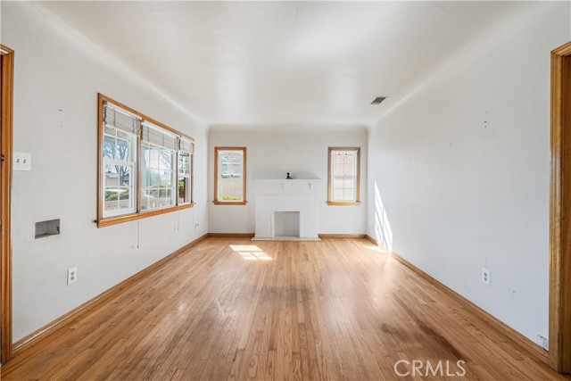 Detail Gallery Image 4 of 24 For 2307 Daisy Ave, Long Beach,  CA 90806 - 2 Beds | 1 Baths