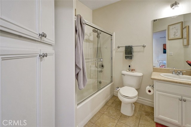 13935 Burbank, 105 photo 34