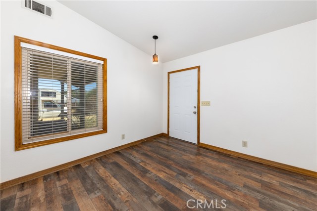 14734 Melbourne Avenue, Hesperia CA: https://media.crmls.org/medias/b615c67c-53fb-4484-bc71-0d90e1e24979.jpg