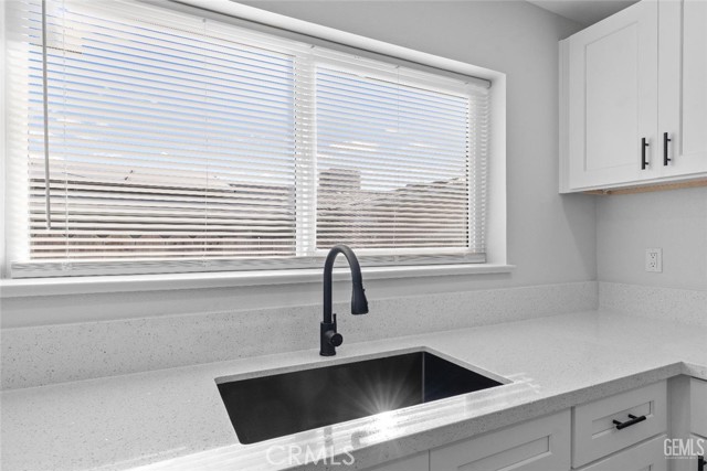 Detail Gallery Image 13 of 28 For 3013 Arnold St, Bakersfield,  CA 93305 - 3 Beds | 2 Baths