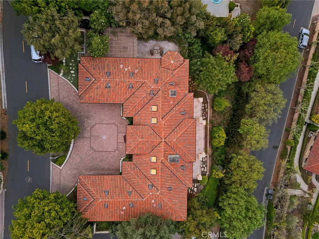 https://media.crmls.org/medias/b6175be9-fbdc-4b89-b8a2-04e539950fb4.jpg?preset=X-Large