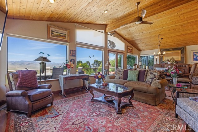Detail Gallery Image 15 of 53 For 1760 Stuart St, Cambria,  CA 93428 - 3 Beds | 2 Baths
