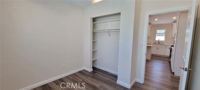 319 E Newhaven Lane, Glendora CA: https://media.crmls.org/medias/b61835d9-4c16-482e-a854-8008222e10f4.jpg