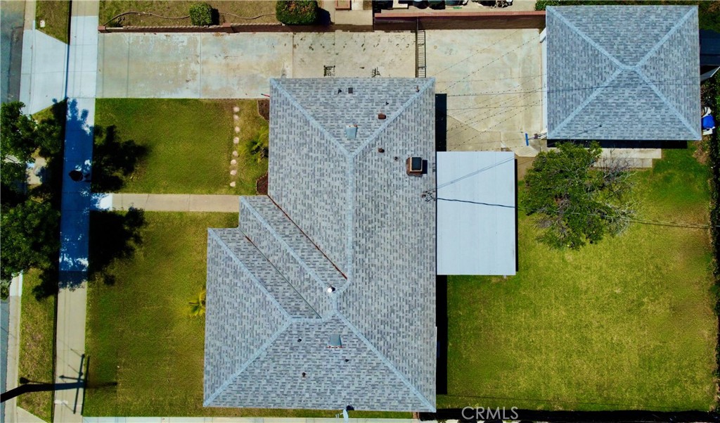 https://media.crmls.org/medias/b6186161-fd89-44b2-8c59-7f6bf2b06335.jpg?preset=X-Large