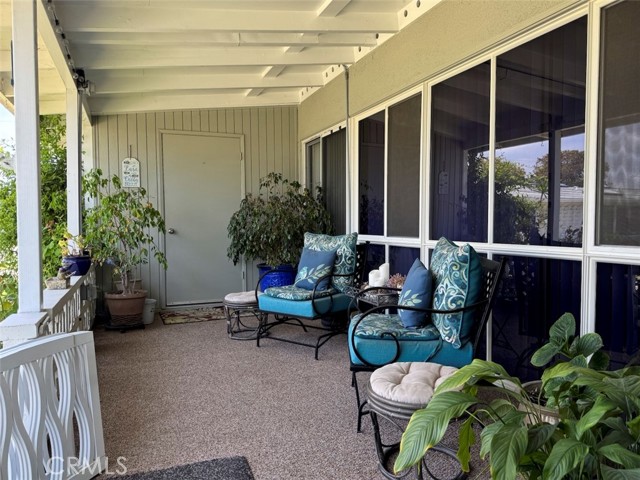 1664 Thunderbird Drive, Seal Beach CA: https://media.crmls.org/medias/b61863f8-09ec-42fe-98e7-f0b44ed69073.jpg