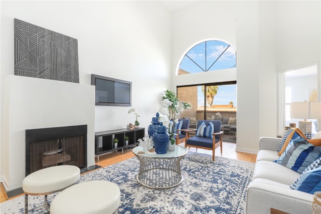 Detail Gallery Image 1 of 1 For 35 Linden Ave #506,  Long Beach,  CA 90802 - 2 Beds | 2 Baths