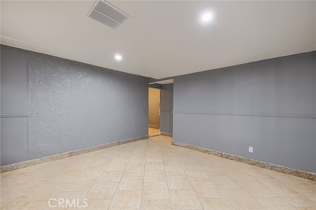 3149 E S Avenue, Palmdale CA: https://media.crmls.org/medias/b61943d9-106b-4a9f-9a4f-a661d818f17e.jpg