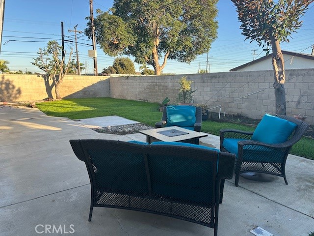 Detail Gallery Image 14 of 16 For 9462 Litchfield Dr, Huntington Beach,  CA 92646 - 3 Beds | 2 Baths