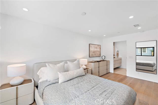 Detail Gallery Image 21 of 25 For 322 1/2 Iris Ave, Corona Del Mar,  CA 92625 - 2 Beds | 2 Baths