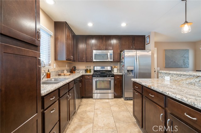 Detail Gallery Image 11 of 44 For 3165 Celeste Dr, Riverside,  CA 92507 - 4 Beds | 2 Baths