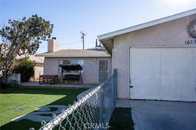 Detail Gallery Image 3 of 40 For 16231 Chestnut St, Hesperia,  CA 92345 - 3 Beds | 2 Baths