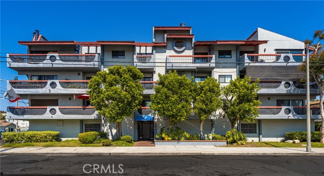 3600 E 4th Street, Long Beach CA: https://media.crmls.org/medias/b61c0bfe-4a78-4335-9dce-4b0ec7e708f6.jpg