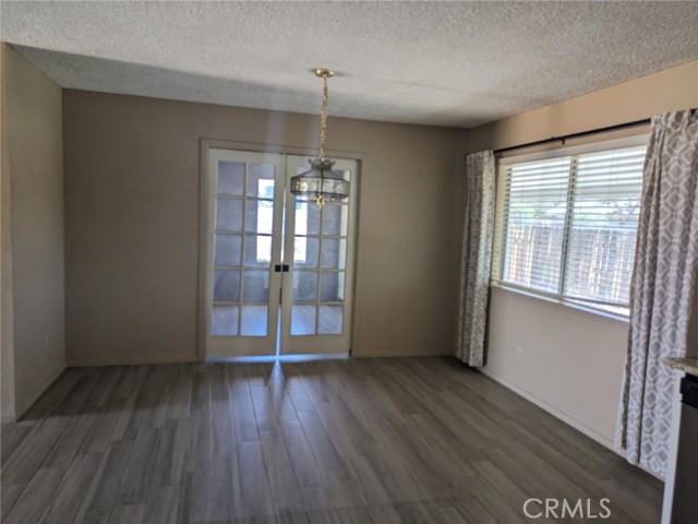21325 Tono Road, Apple Valley CA: https://media.crmls.org/medias/b61d6c4e-fb66-455d-a79b-01e149c3669a.jpg