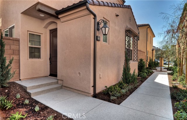 Detail Gallery Image 1 of 16 For 123 Quiet Grove, Irvine,  CA 92618 - 3 Beds | 2/1 Baths