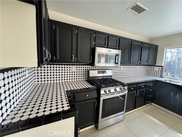 507 Coudures Way, Perris CA: https://media.crmls.org/medias/b61eebc3-5d07-49c9-bba4-2e609cbaa373.jpg