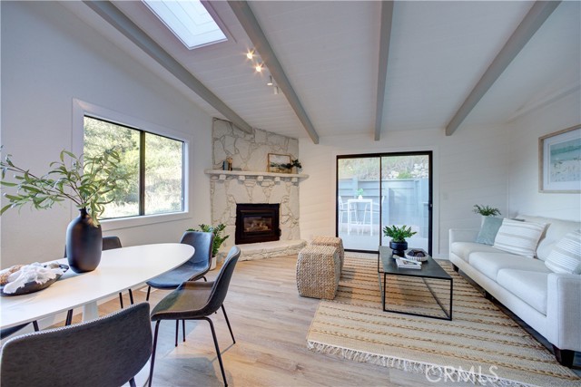 Detail Gallery Image 7 of 22 For 953 Sheffield St, Cambria,  CA 93428 - 4 Beds | 3 Baths