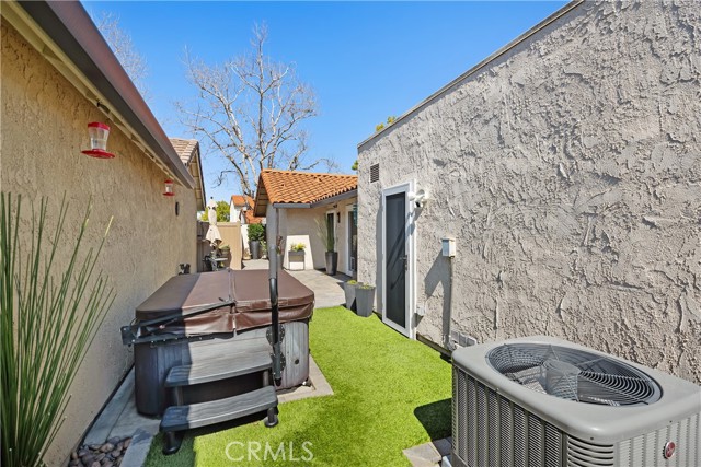 40 Tangerine, Irvine CA: https://media.crmls.org/medias/b62055fd-10e9-43d2-87a2-4b38936e4cbe.jpg