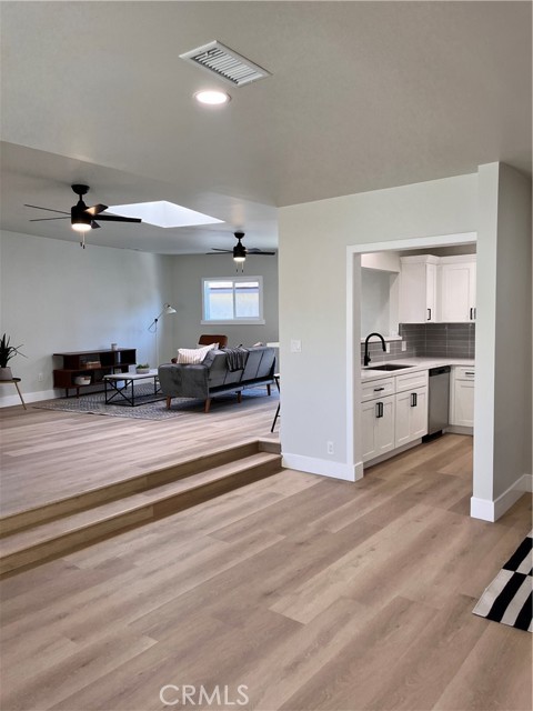 Detail Gallery Image 9 of 27 For 1219 W Maddox, Long Beach,  CA 90810 - 3 Beds | 2 Baths