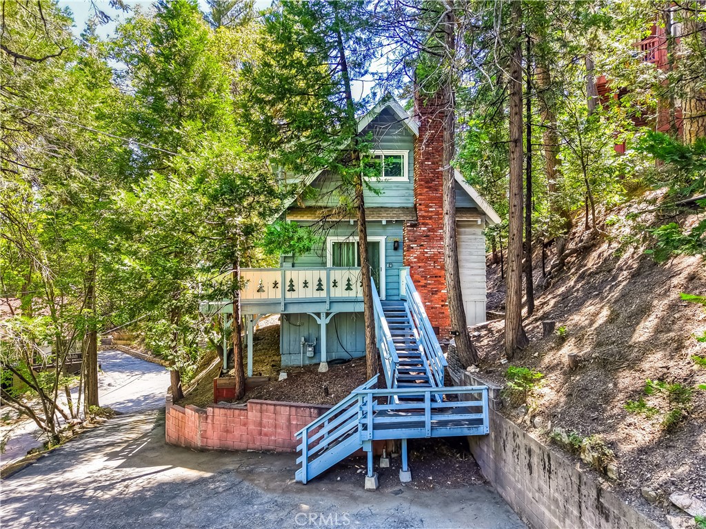 https://media.crmls.org/medias/b6212c37-3202-4dfb-9f96-a8c23df0f56a.jpg?preset=X-Large