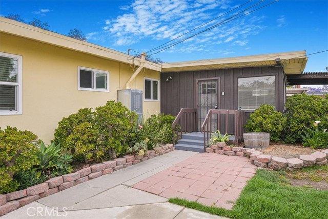 2216 Canehill Avenue, Long Beach CA: https://media.crmls.org/medias/b62150ae-ea16-4e62-b252-38999751e769.jpg