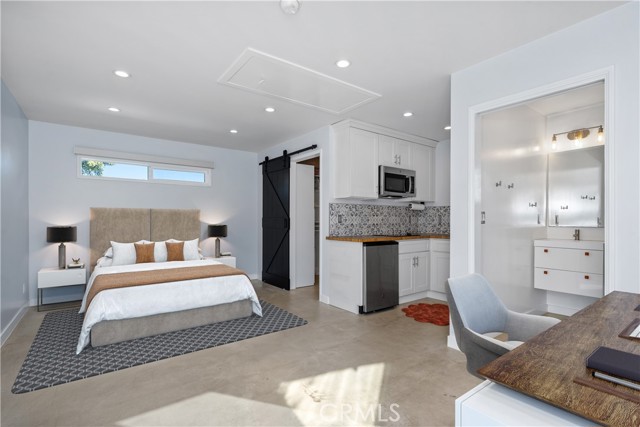 Detail Gallery Image 22 of 34 For 11856 Bray St, Culver City,  CA 90230 - 4 Beds | 3 Baths