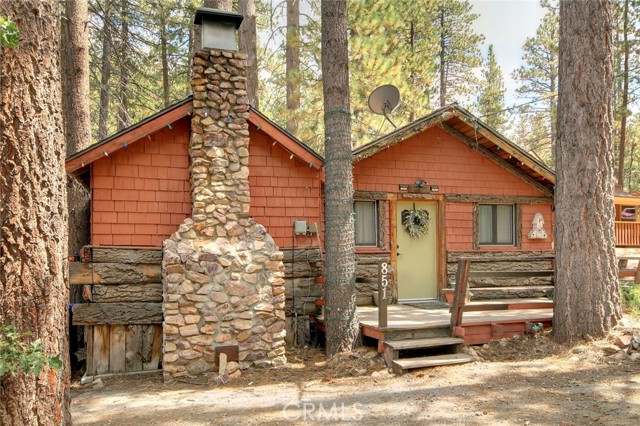 Detail Gallery Image 3 of 17 For 851 Jay Bird Ln, Big Bear Lake,  CA 92315 - 2 Beds | 1 Baths