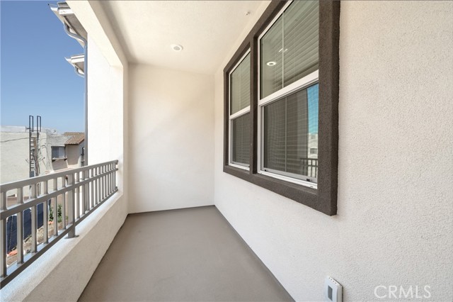 Detail Gallery Image 12 of 15 For 11745 Florence #2,  Santa Fe Springs,  CA 90670 - 3 Beds | 2/2 Baths