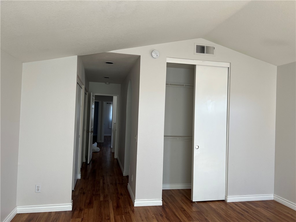 Detail Gallery Image 17 of 26 For 2136 Cascade Dr, Corona,  CA 92879 - 3 Beds | 2/1 Baths