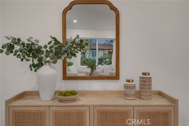 Detail Gallery Image 8 of 30 For 3682 Buckingham, Los Angeles,  CA 90016 - 4 Beds | 2 Baths