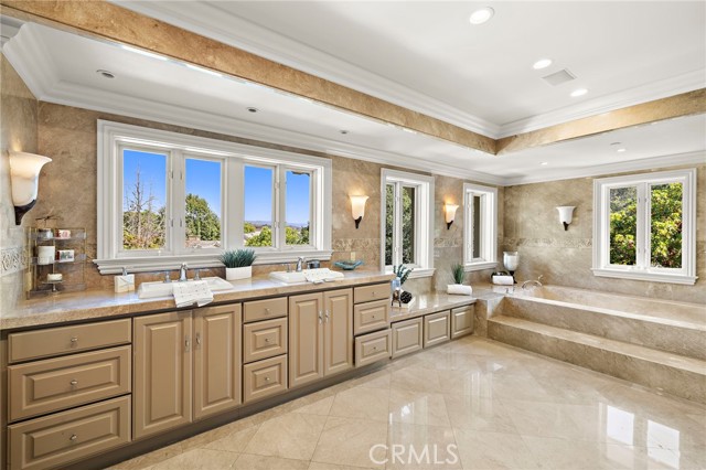 9 Sawgrass, Coto de Caza CA: https://media.crmls.org/medias/b623c218-6caa-4f6f-9097-1cb27fbef412.jpg
