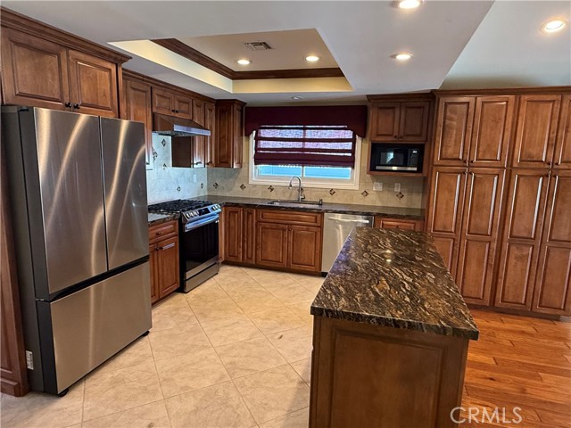 Detail Gallery Image 3 of 10 For 20002 Tomlee, Torrance,  CA 90503 - 4 Beds | 2 Baths